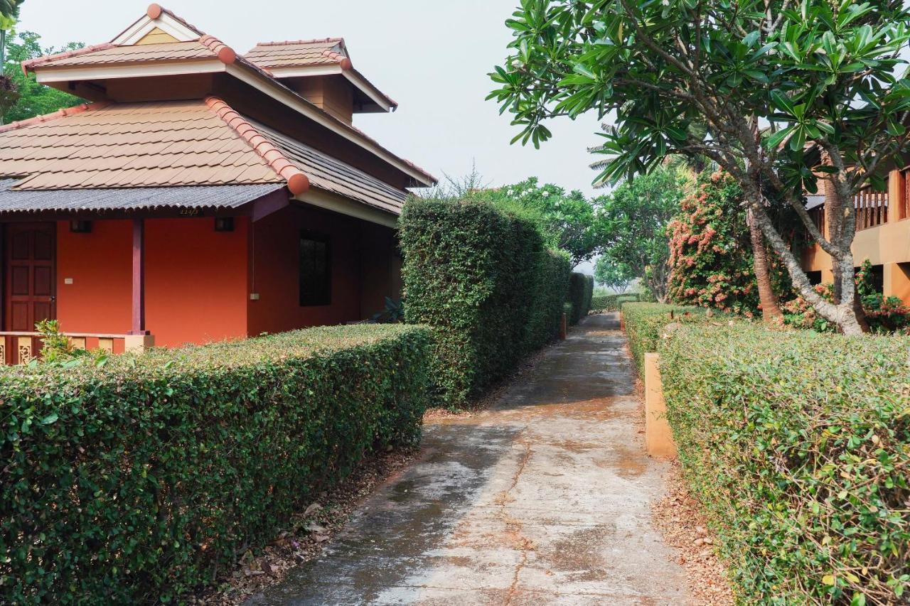 Oyo 758 Phufatara Resort Ban Mae Khachan Exterior foto