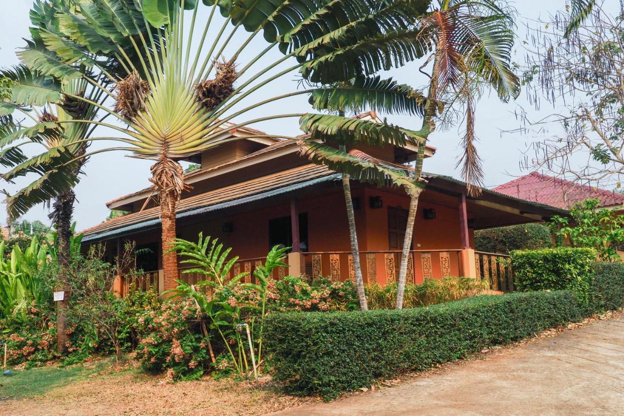 Oyo 758 Phufatara Resort Ban Mae Khachan Exterior foto