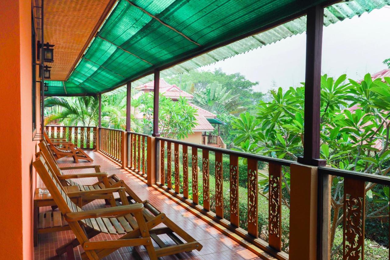 Oyo 758 Phufatara Resort Ban Mae Khachan Exterior foto