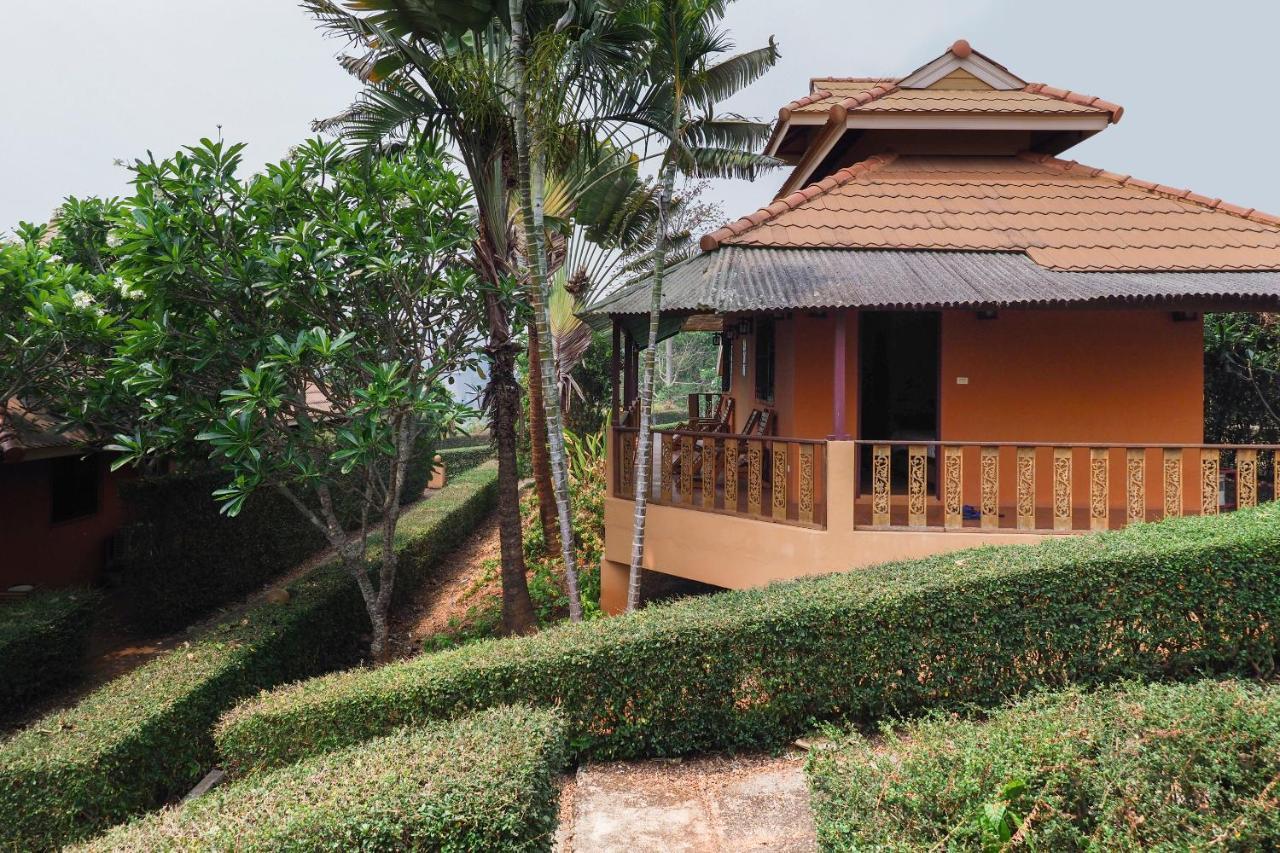 Oyo 758 Phufatara Resort Ban Mae Khachan Exterior foto